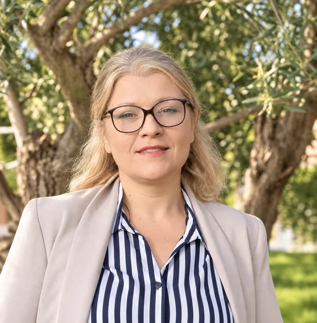 Portrait de Virginie P. figurant sur le site du Mas du Moulin